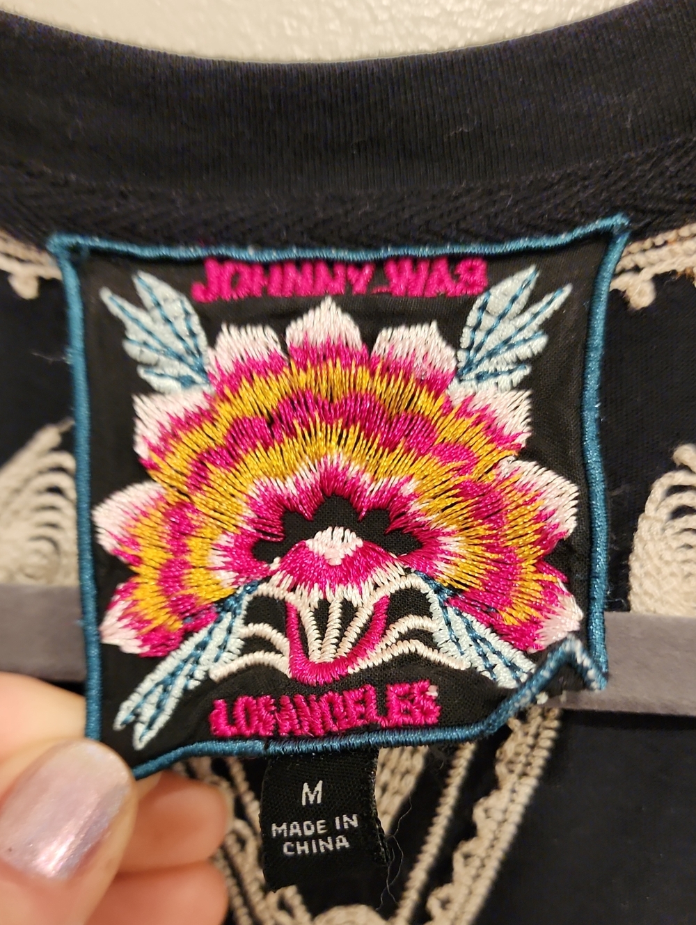 Johnny Was Embroidered Blouse Top Black & Cream V-Neck Boho Cotton size Medium - Picture 4 of 7